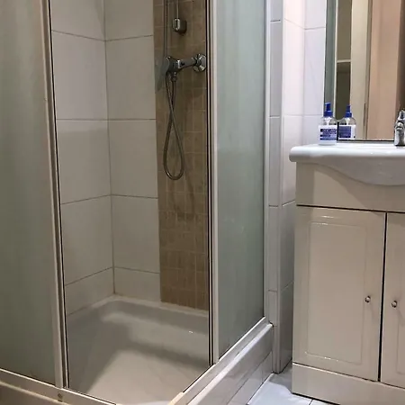 Apartment Cosy & Central 1 Bdr - 5 Min Walking To The Palais