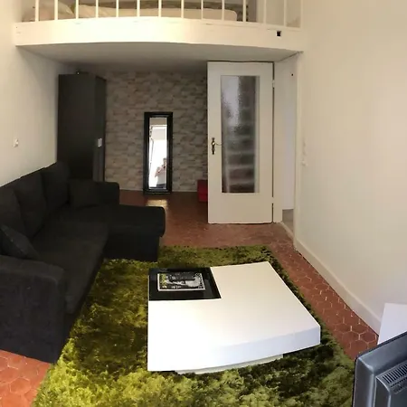 Cosy & Central 1 Bdr - 5 Min Walking To The Palais Apartment *